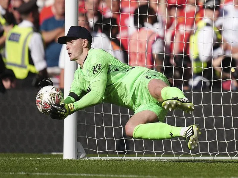 官方：水晶宫门将欧文-古德曼租借加盟英甲巴恩斯利